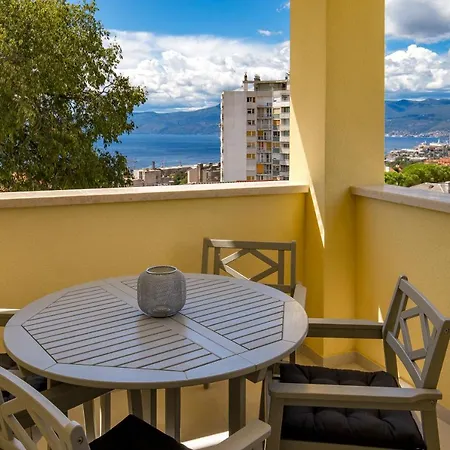 Apartment Belvedere *