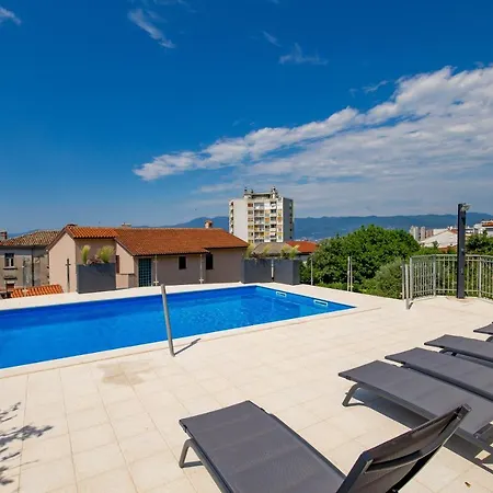 Apartment Belvedere *